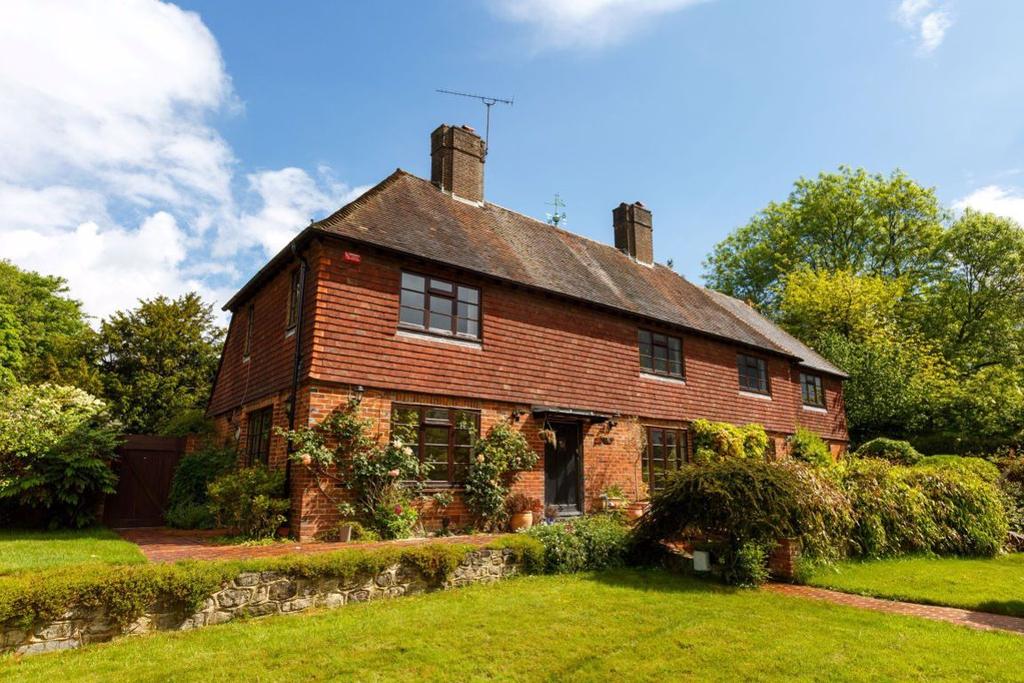 West End Kemsing Kent TN15 6PX 4 bed detached house £4,500 pcm (£