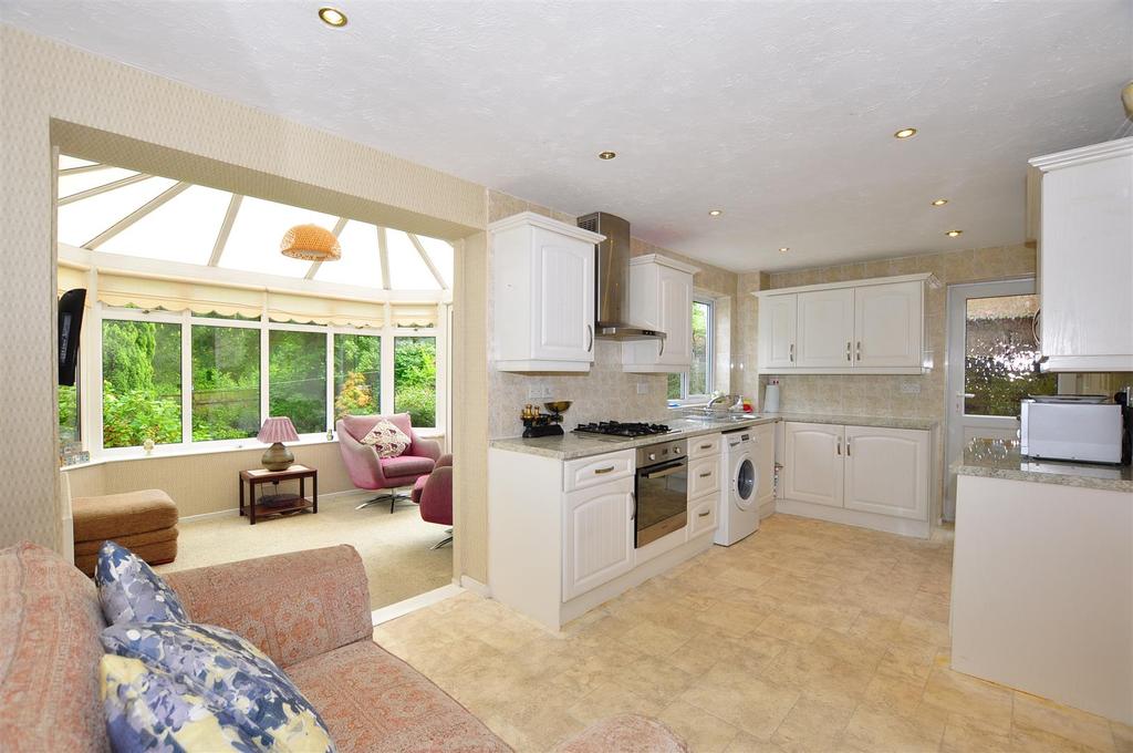 Marshwood Croft, Halesowen 3 bed semidetached house £280,000