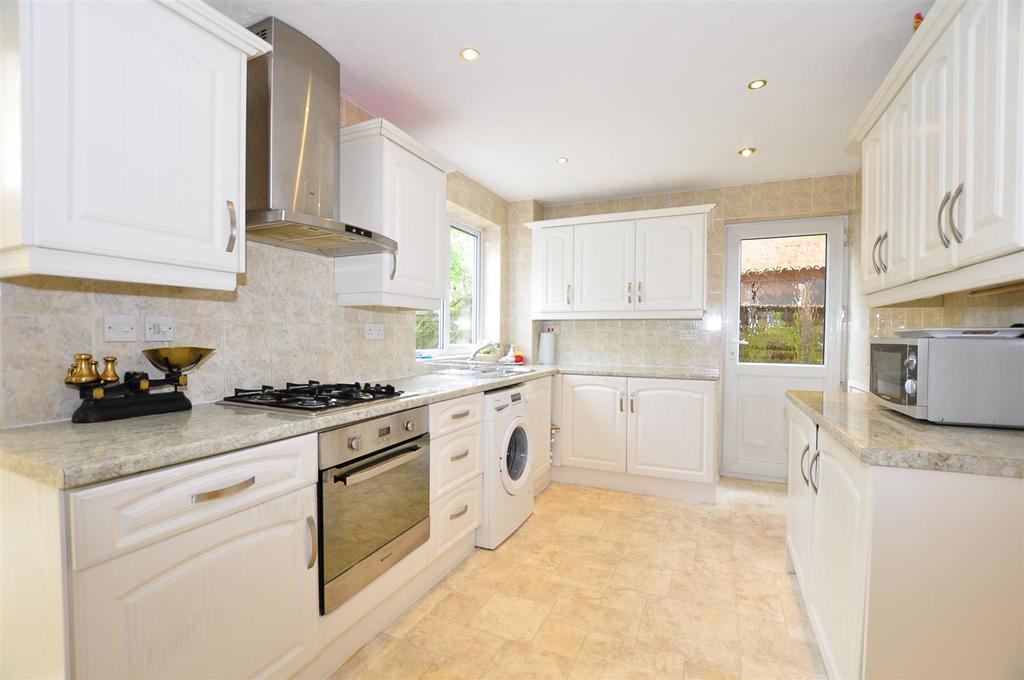 Marshwood Croft, Halesowen 3 bed semidetached house £280,000