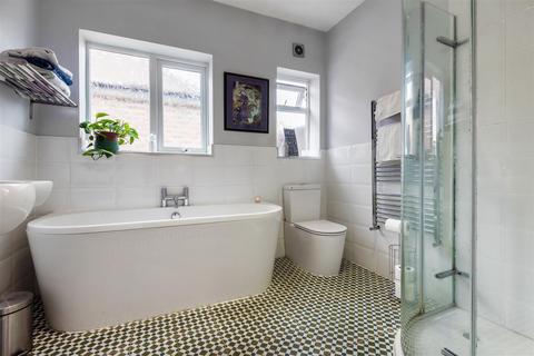 20 Preston Drive, Epsom, KT19 0AE