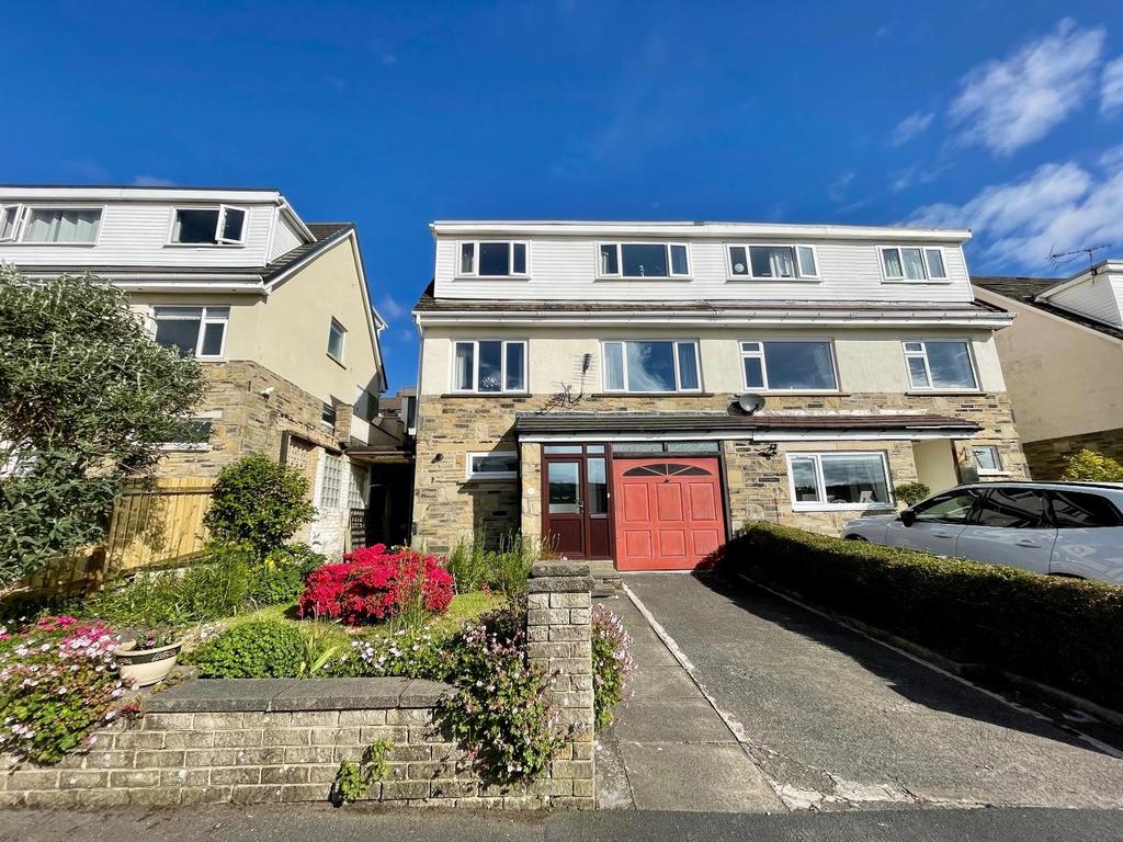 Breck Lea, Sowerby Bridge 3 bed semidetached house for sale £240,000