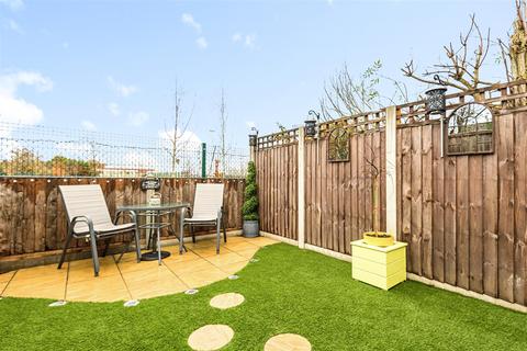 31 Godwin Close, Epsom, KT19 9LD