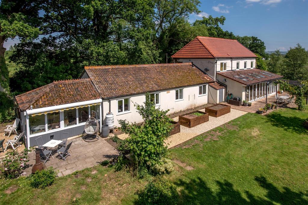 Norton Fitzwarren, Taunton 6 bed detached house for sale £750,000