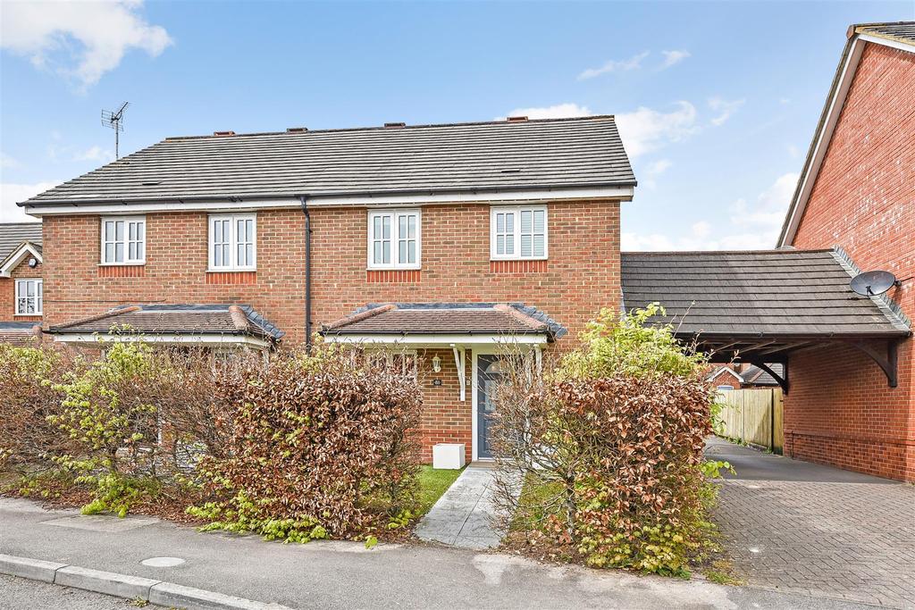Berry Way, Andover 3 bed semidetached house for sale £325,000