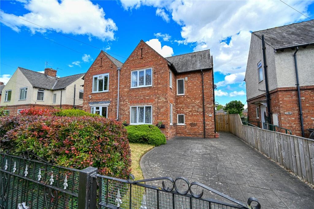 Nickstream Lane, Darlington, DL3 3 bed semidetached house £150,000