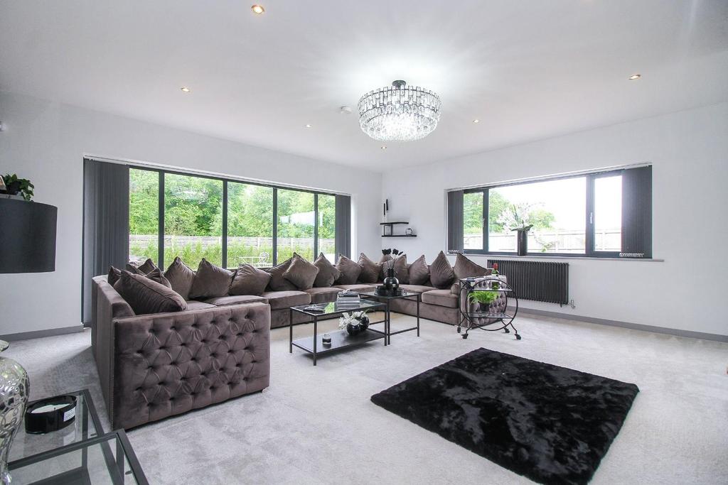 Oakwood Drive, Newcastle Upon Tyne 5 bed detached house £7,000 pcm (£