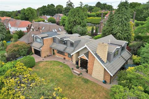 6 bedroom detached house for sale - Hill Brow, Bickley, Bromley, BR1