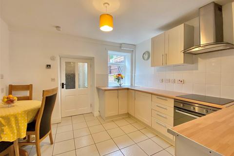 224 Buxton Road, Furness Vale, High Peak, SK23 7PX