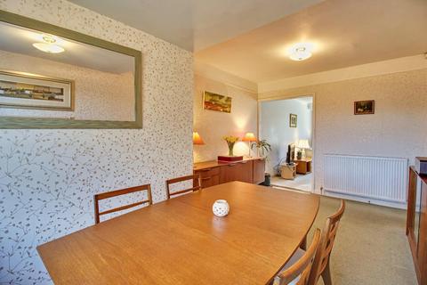 16 Brownberrie Crescent, Horsforth, Leeds, LS18 5PT