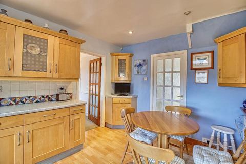 16 Brownberrie Crescent, Horsforth, Leeds, LS18 5PT