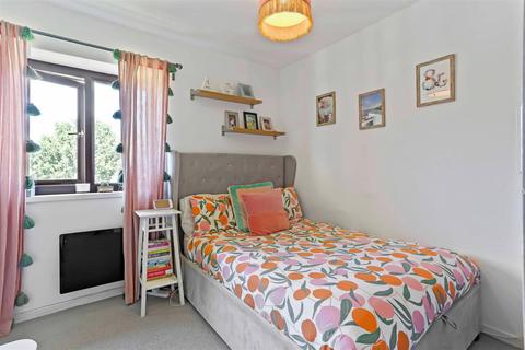 14 Russell Way, Sutton, SM1 2SP