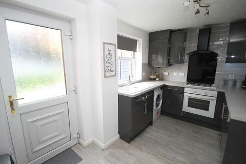 5 Longroyd, Thackley, Bradford, BD10 8WD