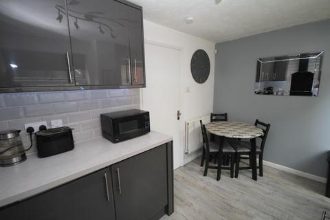 5 Longroyd, Thackley, Bradford, BD10 8WD