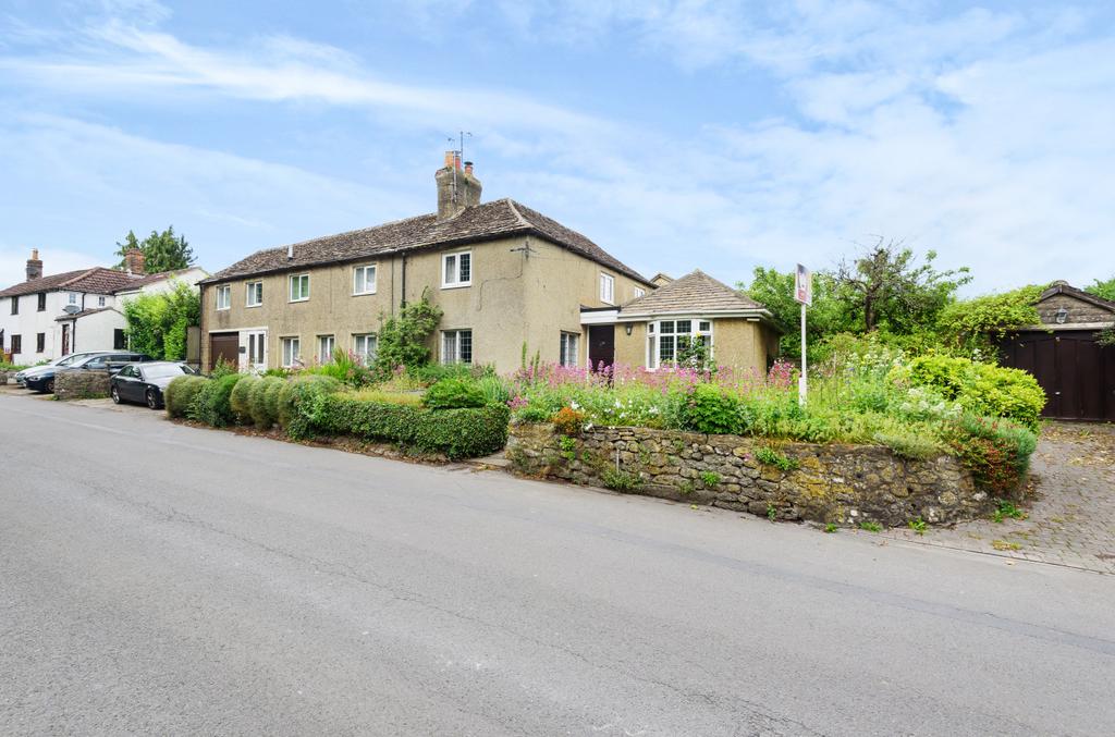 The Street, Lydiard Millicent... 3 bed house £280,000