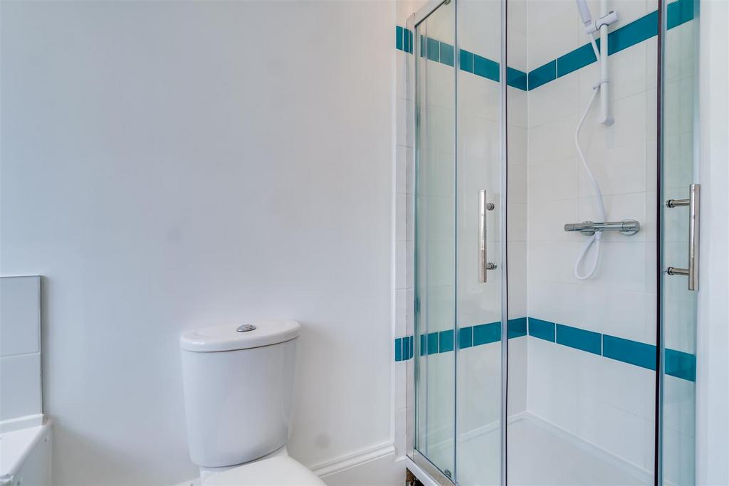 Flat 3 Bathroom (2)