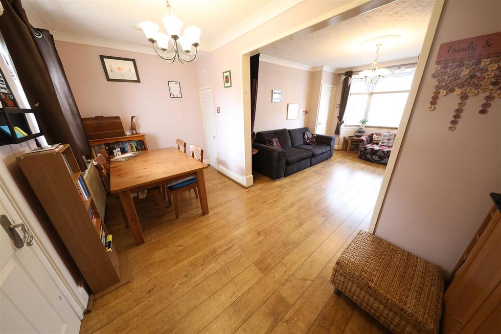 Ryde Avenue, Hull 2 bed terraced house £100,000