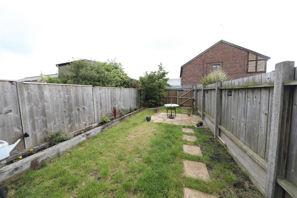 Ryde Avenue, Hull 2 bed terraced house £100,000