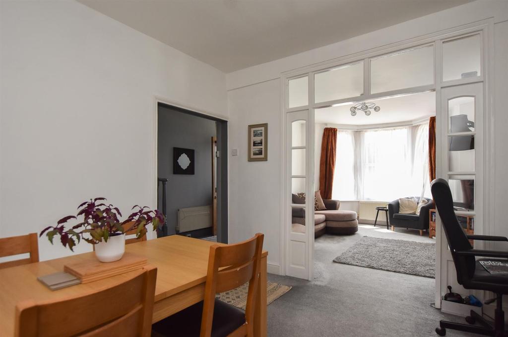 Living/dining space
