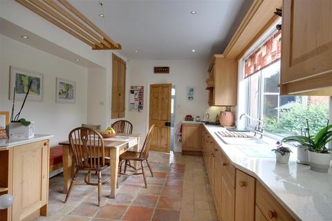 8 Eppleworth Road, Cottingham, HU16 5YE