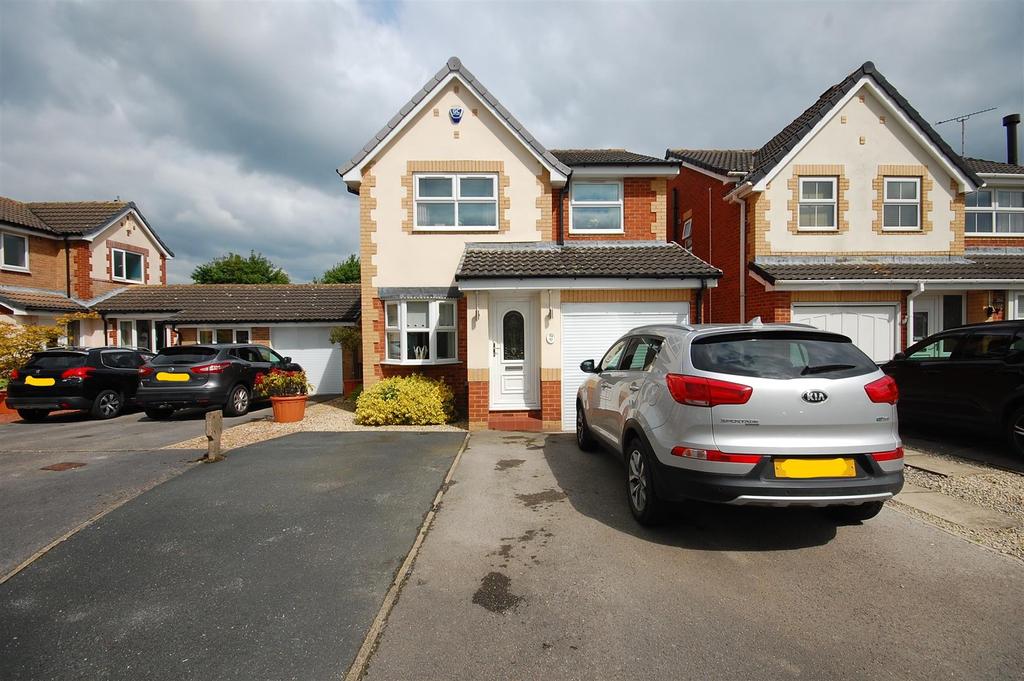 Pasture Avenue, Sherburn In Elmet, Leeds 3 bed detached house £290,000