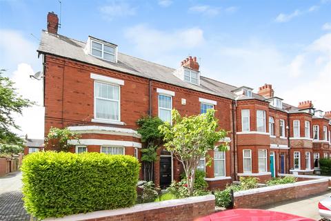 6 bedroom townhouse for sale - Swinburne Road, Darlington