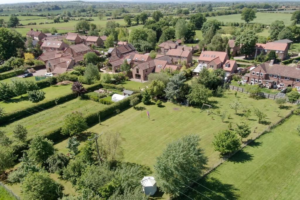Aldwark, York 6 bed detached house £899,995