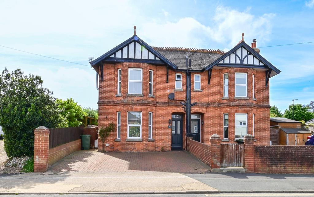 Marlborough Road, Ryde 3 bed semidetached house for sale £350,000