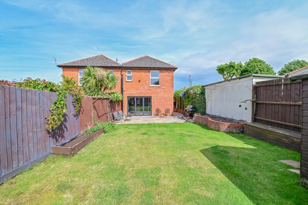 Marlborough Road, Ryde 3 bed semidetached house £350,000