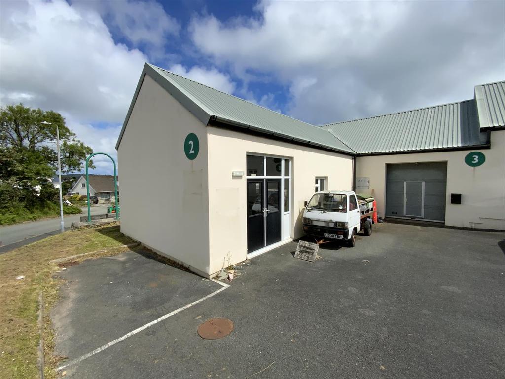 2 Feidr Castell, Fishguard, SA65 9BB Industrial unit £250 pcm (£58 pw)