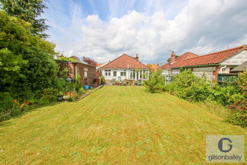 Gordon Avenue, Thorpe St Andrew, Norwich 3 bed detached bungalow £350,000