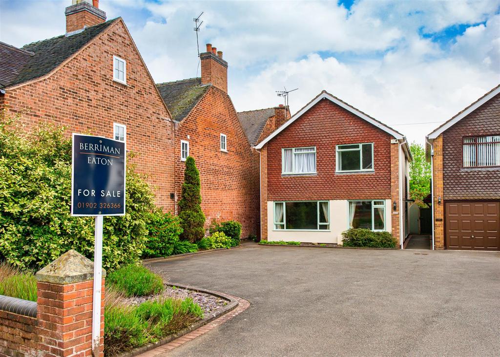 15 Vicarage Road, Penn, Wolverhampton 3 bed detached house £420,000