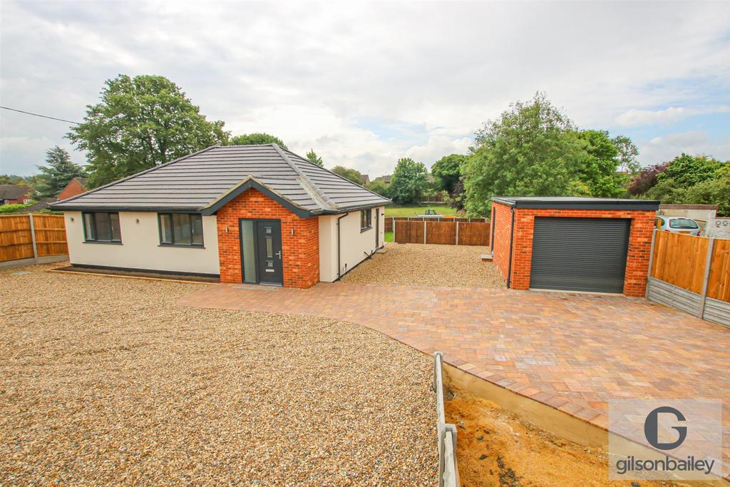Park Road, Spixworth, Norwich 3 bed detached bungalow for sale £425,000