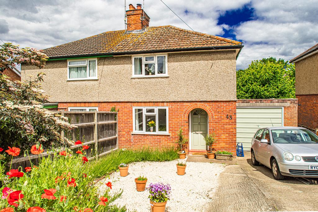 43 Elvendon Road, Goring on Thames, RG8 2 bed property £580,000