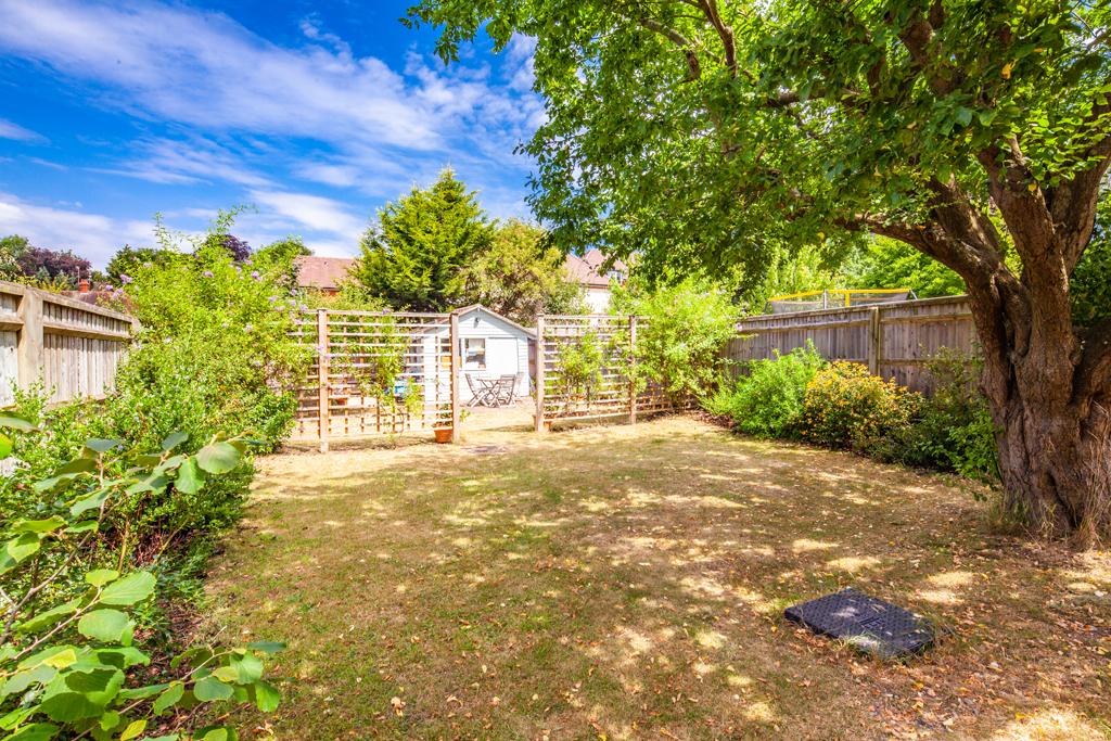 43 Elvendon Road, Goring on Thames, RG8 2 bed property £580,000
