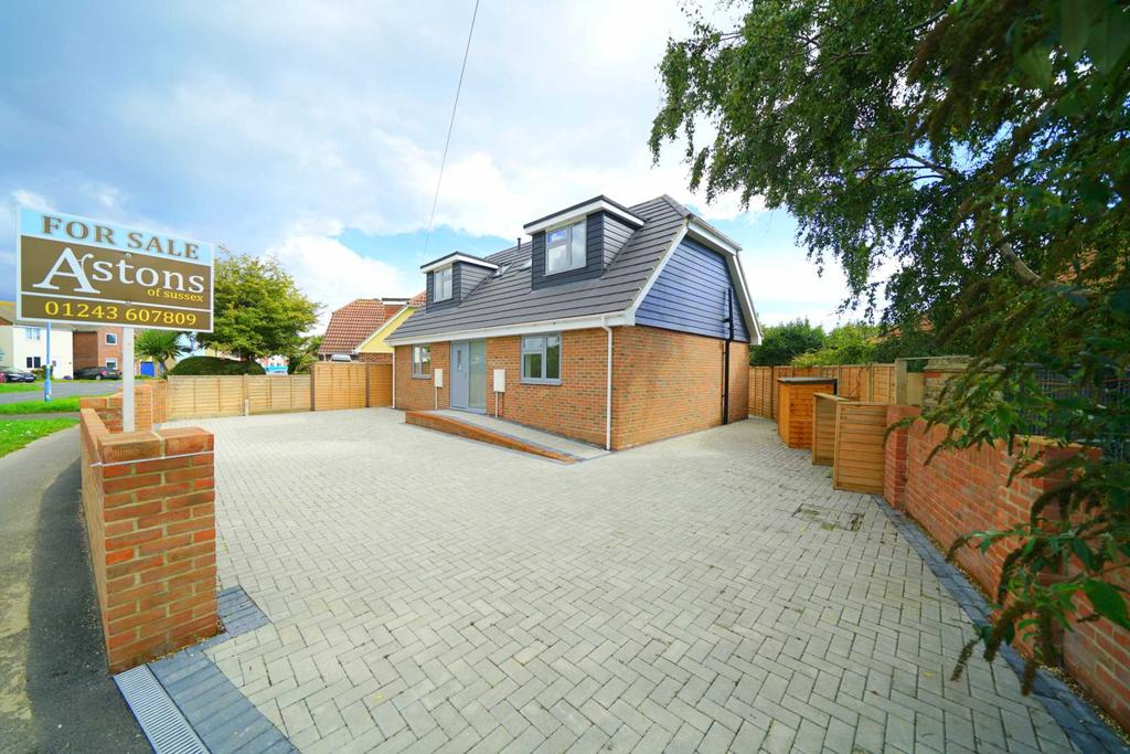 Manor Road, Selsey 4 bed detached house for sale £475,000