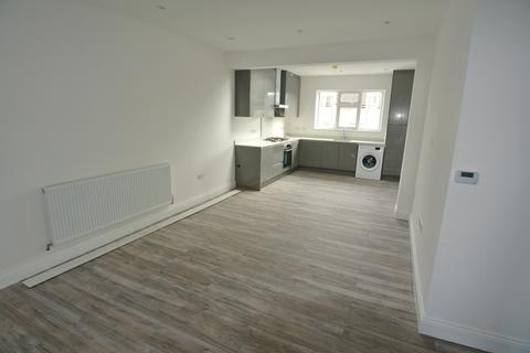 3 bedroom flat to rent - Bellegrove Road, Welling DA16