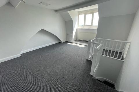 3 bedroom house to rent, Cemetery Road, Jump