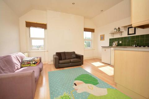 Flat 6, 20 - 21 Roxburgh Road, Westgate-on-sea, CT8 8RX