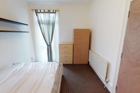 1 bedroom in a house share to rent - Goring Road
