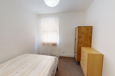 1 bedroom in a house share to rent - Goring Road