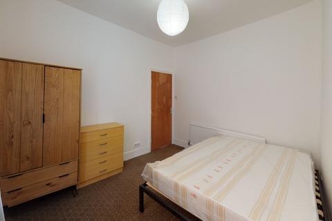 1 bedroom in a house share to rent, Goring Road