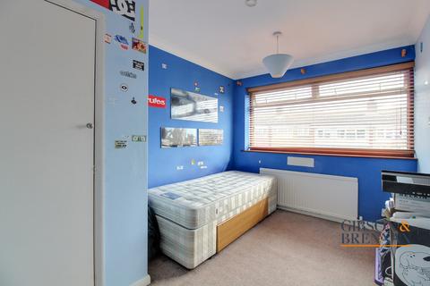 66 Rose Valley Crescent, Stanford-le-hope, SS17 8EF
