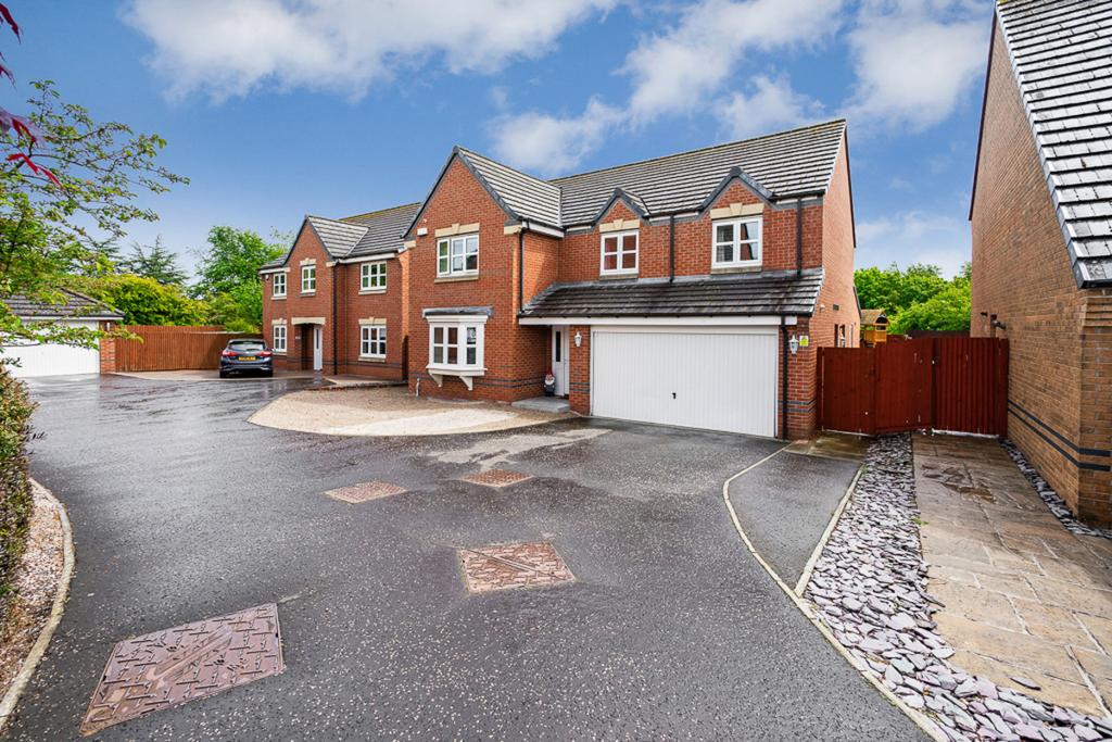 Dean Park Brae, Kirkcaldy, KY2 6 bed detached house £450,000