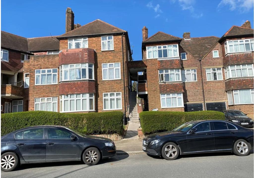 Flat 10 Mountaire Court, Highfield... 2 bed flat £120,000