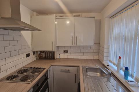 2 bedroom terraced house to rent, Plumer Street, Liverpool