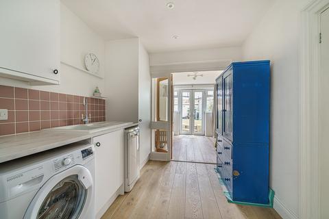 21 Eden Road, Beckenham, BR3 4AS