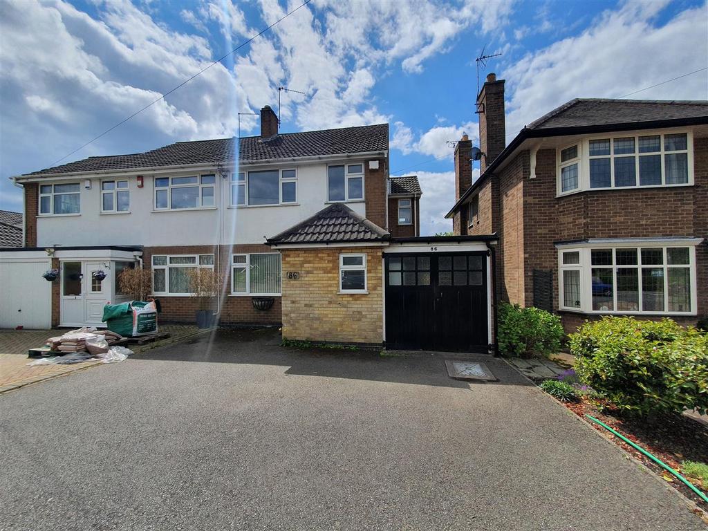 Broom Leys Road, Coalville 3 bed semidetached house £245,000
