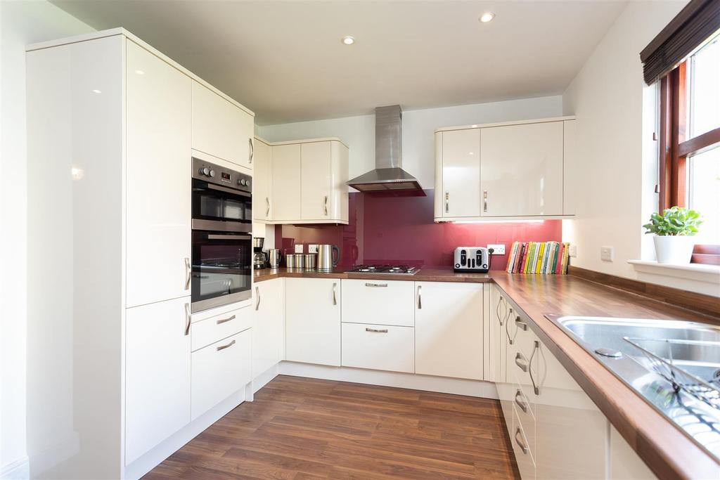 Marshall Way, Luncarty, Perth 4 bed house £318,000