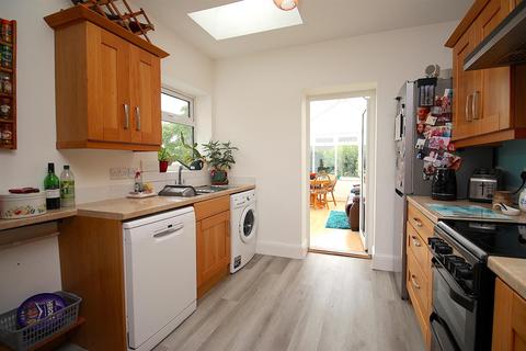 52 Central Avenue, Syston, Leicester, LE7 2EE