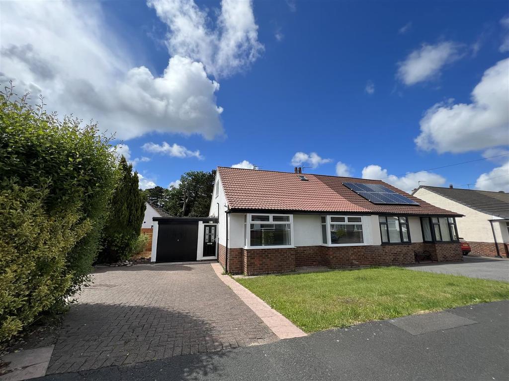 Brackenside, Heswall, Wirral 2 bed semidetached bungalow £350,000